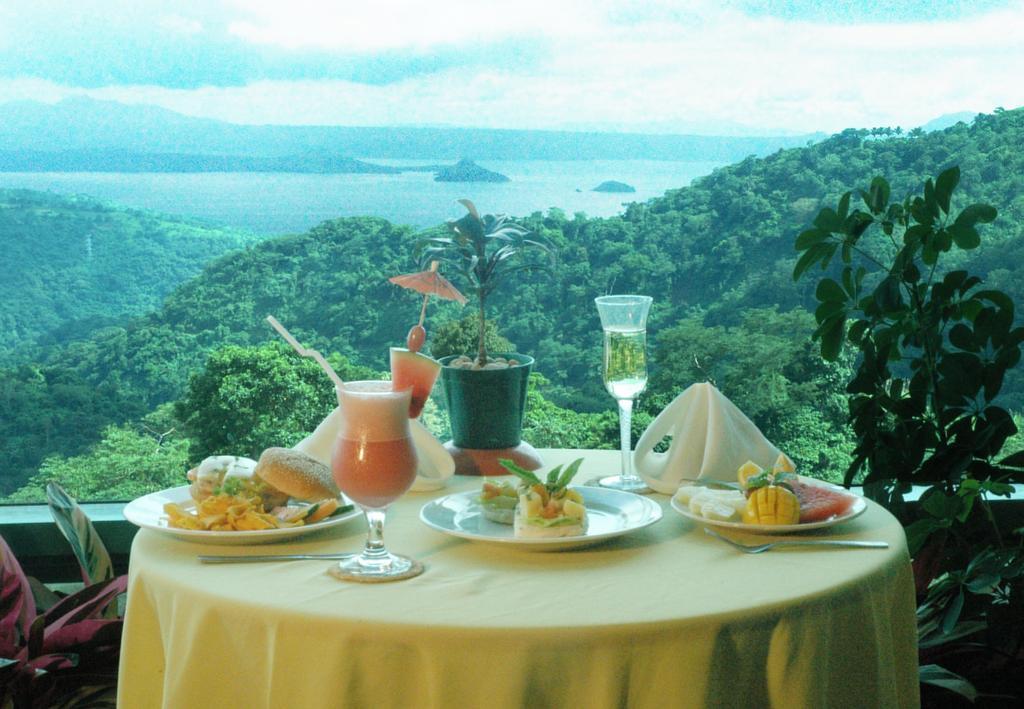 Tagaytay Country Hotel Tagaytay City Dış mekan fotoğraf
